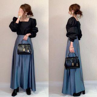 Puff-sleeve Square Neck Blouse Black - One Size