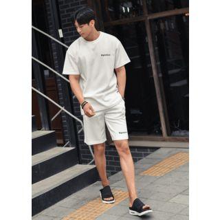 Set: Signature Printed T-shirt + Sweatshorts
