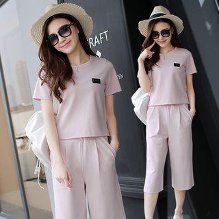 Set: Short-sleeve T-shirt + Capri Wide-leg Pants