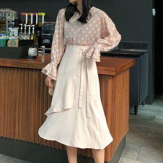 Dotted Blouse / High Waist A-line Skirt