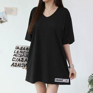 Neon V-neck Patched T-shirt