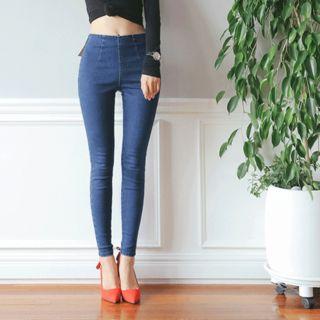 Zip-side Skinny Jeans