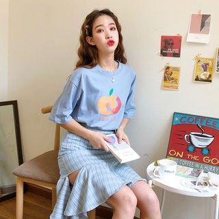 Peach Short-sleeve T-shirt / Plaid A-line Skirt