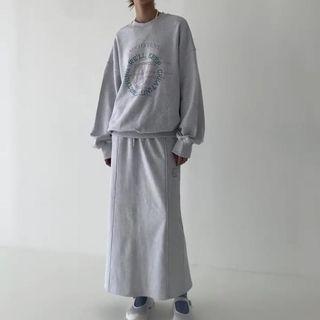 Lettering Print Sweatshirt / Maxi A-line Skirt