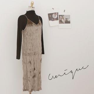 Set: Mock-neck Top + Spaghetti-strap Textured Midi Dress