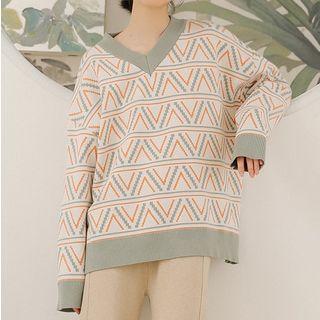 Triangle-pattern Contrast-color Sweater