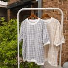 Puff-sleeve Crinkled Plaid T-shirt