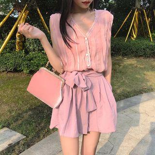 Sleeveless Chiffon Top / Wide-leg Shorts