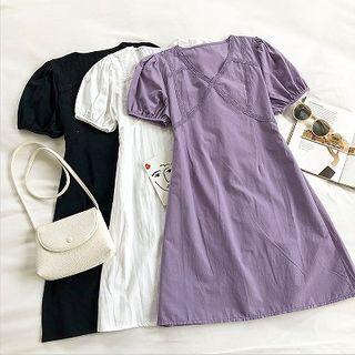 Plain V-neck Lace-trim Short-sleeve Dress