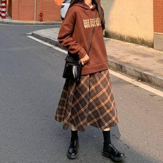 Set : Lettering Sweatshirt + Woolen Midi Skirt