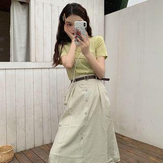 Short-sleeve Crinkled Knit Top / Gingham Buttoned A-line Midi Skirt