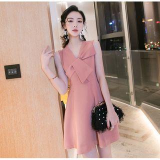 Sleeveless Twisted A-line Dress