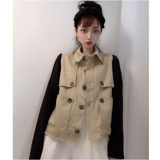 Long-sleeve T-shirt/ Pocket-detail Buttoned Vest