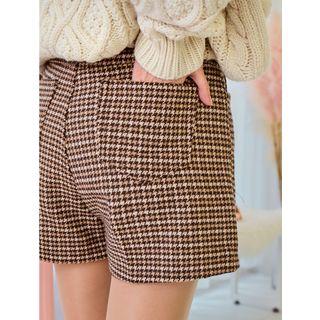 Plus Size Flat-front Check Shorts