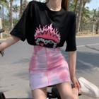 Short-sleeve Print T-shirt / Tie-dyed Mini Pencil Skirt