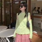 Cold-shoulder Ribbed T-shirt