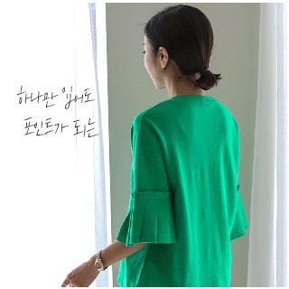 Round-neck Pleated-sleeve Top