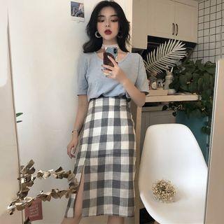 Plain Short-sleeve T-shirt / Check Midi A-line Skirt