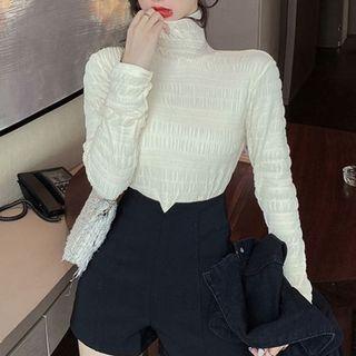 Long-sleeve Turtleneck Top / High Waist Shorts