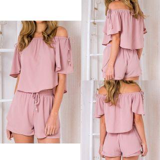 Set: Short-sleeve Off Shoulder T-shirt + Shorts