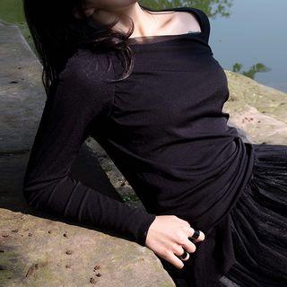 Long-sleeve Asymmetrical Neckline T-shirt
