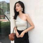 One-shoulder Short-sleeve Knit Top