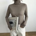 High-neck Lettuce-edge Slim-fit Top