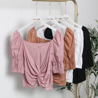 Short-sleeve Square-neck Twist Cropped Blouse