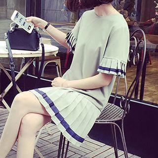 Pleated Trim Short-sleeve Dress