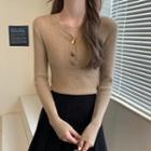 Long-sleeve V-neck Sheath Knit Sweater