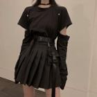 Long-sleeve Cutout T-shirt / Pleated Skirt