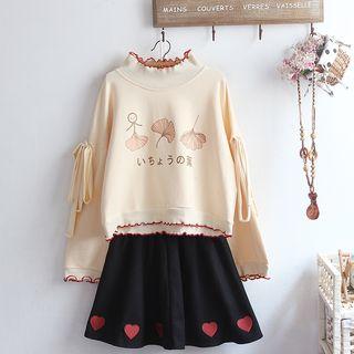 Contrast Trim Printed Sweatshirt / Embroidered Heart A-line Mini Skirt / Set