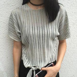 Short-sleeve Tie-hem Top