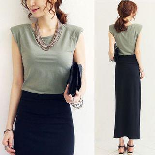 Padded-shoulder Sleeveless Top