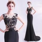 Lace Sleeveless Sheath Evening Gown