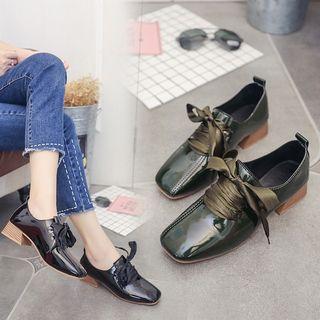 Low-heel Stitched Patent Lace-up Sneakers