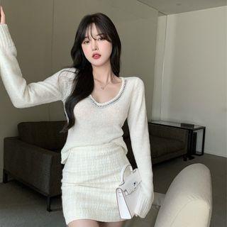 Chain Accent Knit Top / Mini Pencil Skirt