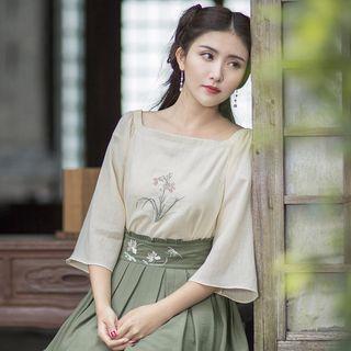 3/4-sleeve Square Neck Embroidery Top