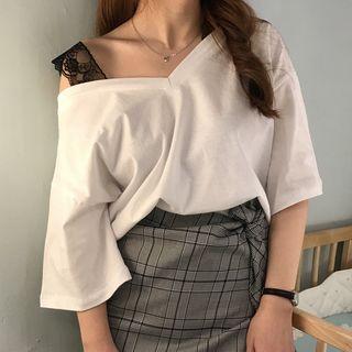Lace Panel Short-sleeve V-neck T-shirt