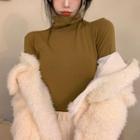 High-neck Crop T-shirt In 7 Colors