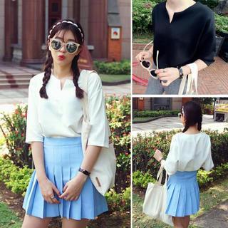 V-neck 3/4 Sleeve T-shirt