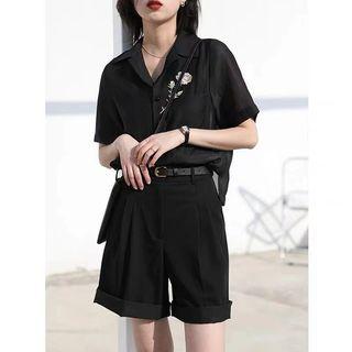 Short-sleeve Rose Embroidered Shirt