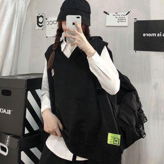 Plain Shirt / Short-sleeve T-shirt / Applique Vest