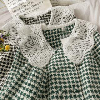 Lace-collar Slim-fit Crop Blouse