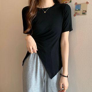 Short-sleeve Asymmetric Slit-side Plain Top