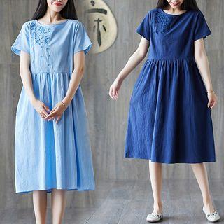 Retro Embroidered Medium Maxi Dress