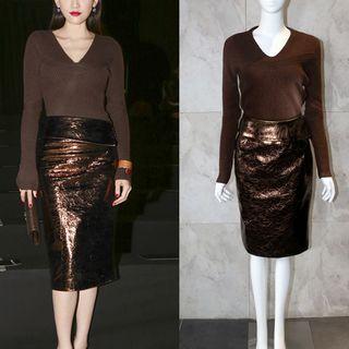 Set: Long-sleeve V-neck Knit Top + Skirt