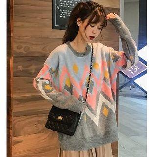 Patterned Sweater / Pleated Midi Skirt