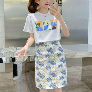 Set: Short-sleeve Print T-shirt + Floral Skirt