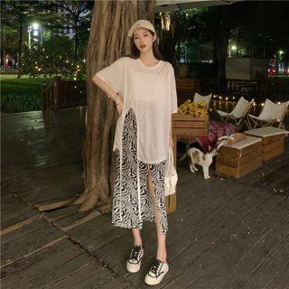 Short-sleeve Slit T-shirt / Zebra Print Skirt